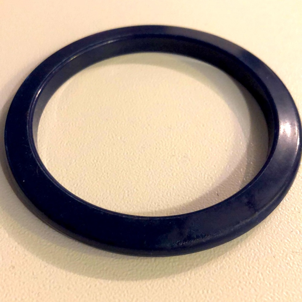 Vintage stackable resin bangle